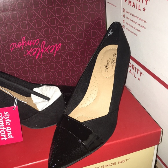 👠🌹 gorgeous black heels new with tag 1-inch heel - Picture 3 of 4